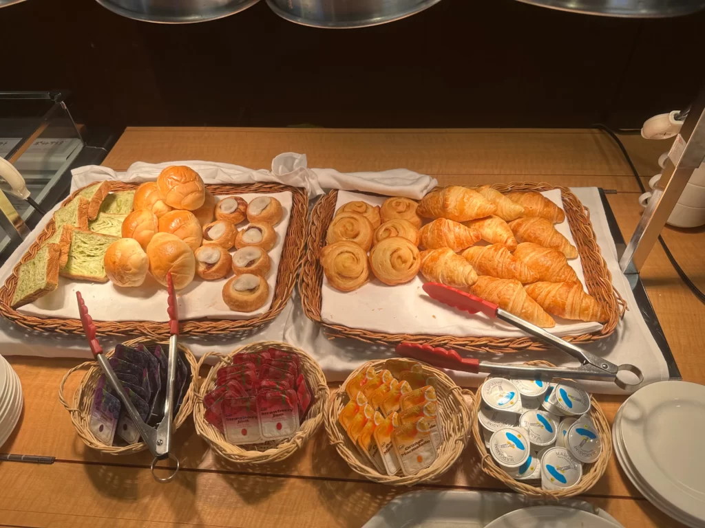 弥陀ヶ原ホテルの朝食のパン