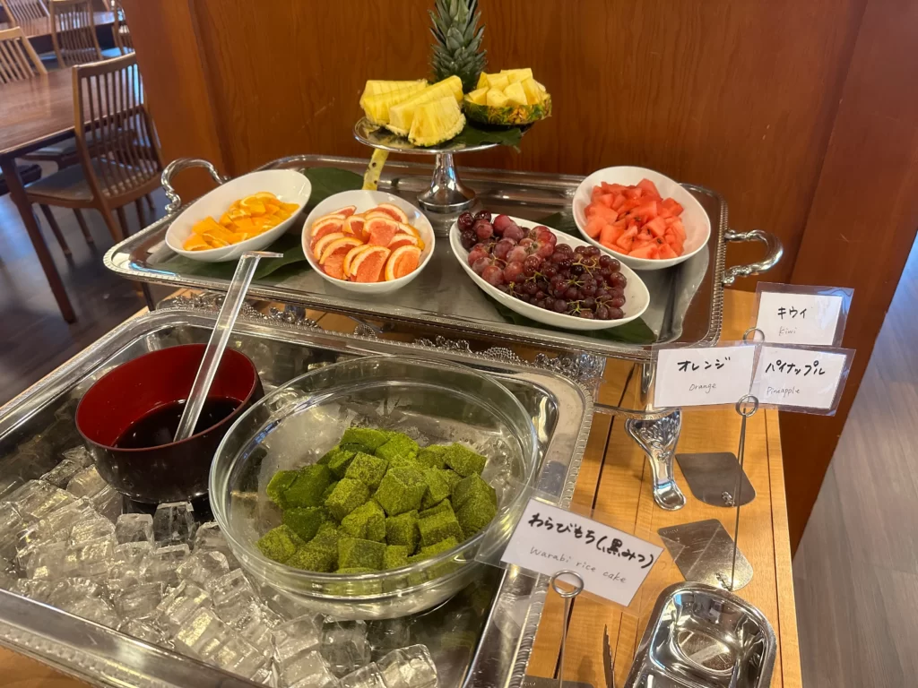 弥陀ヶ原ホテルの朝食のデザートのフルーツ