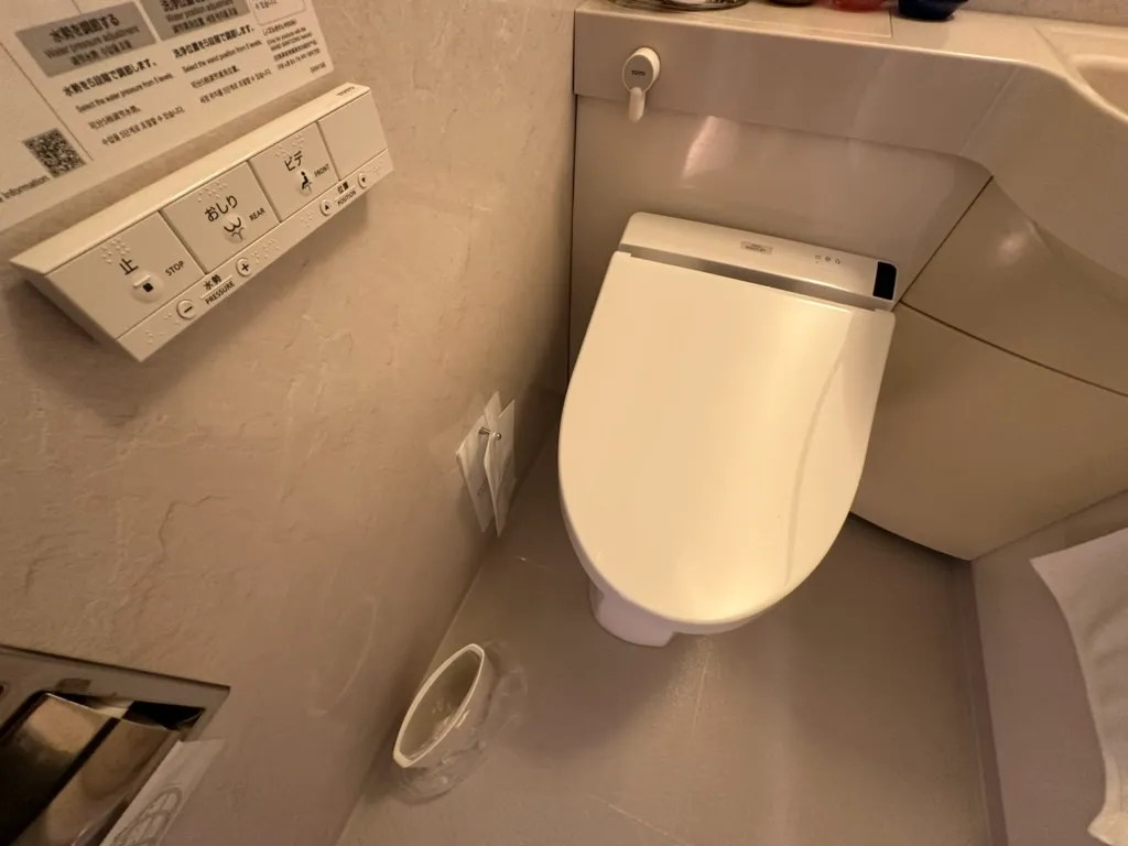横浜桜木町ワシントンホテルのレディースルームのお部屋のトイレ