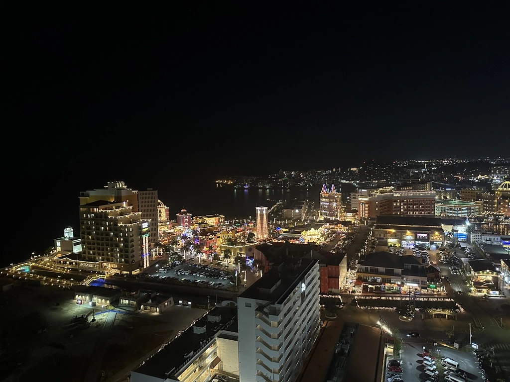 ザ・ビーチタワー沖縄からの夜景