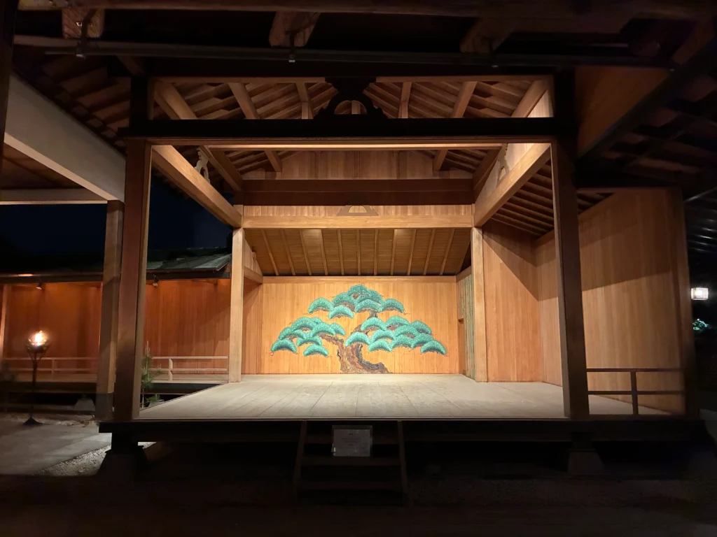 山荘神和苑(かんなわえん)の能舞台
