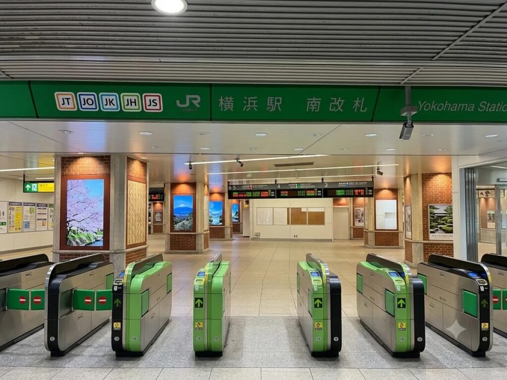 JR横浜駅